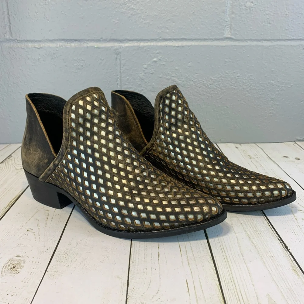 Musse & Cloud Metallic Lattice Leather Grey/Brown/Silver Boot-Women's 8‎
